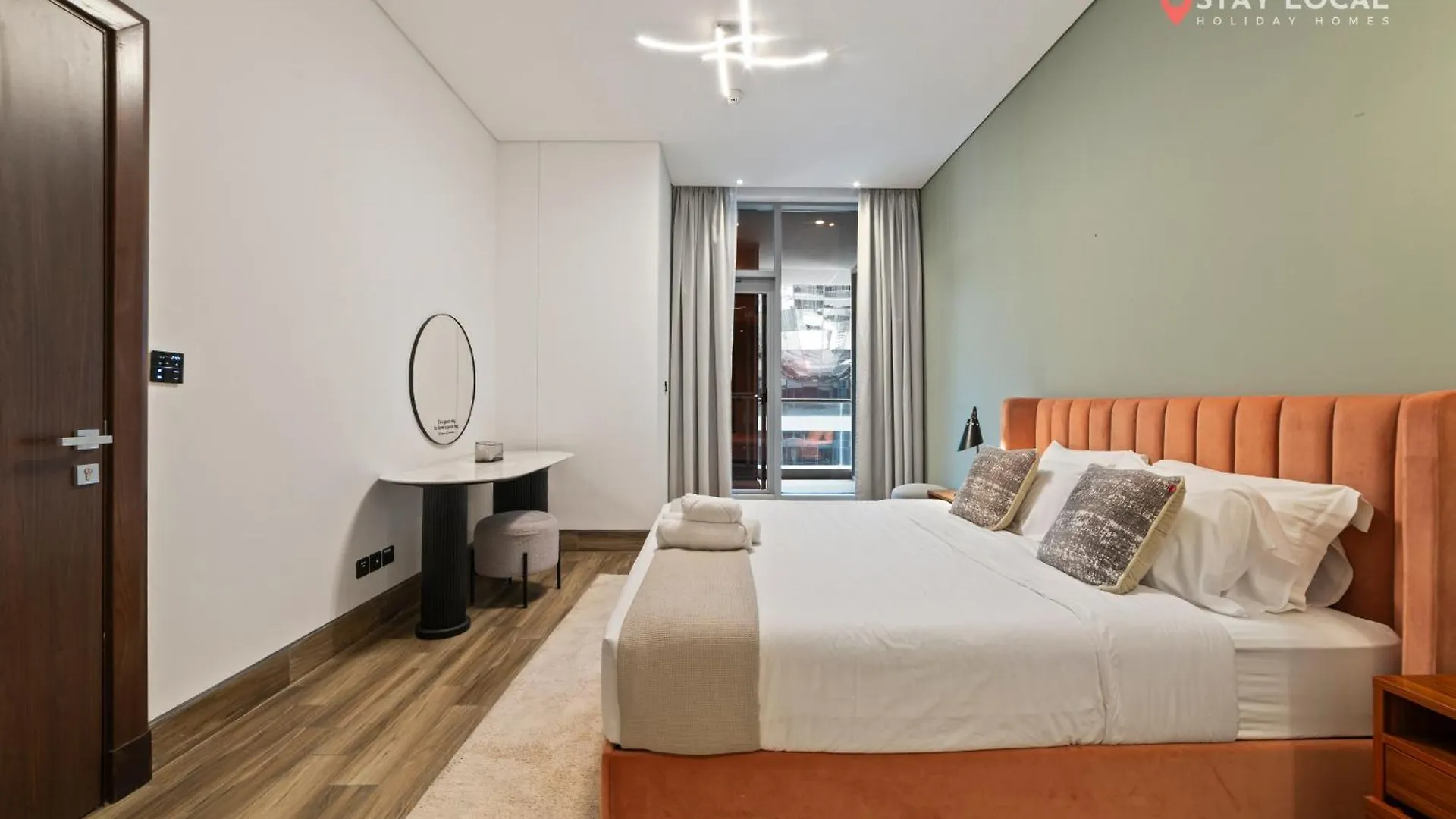 Downtown Escape I Balcony Canal View L Free Parking Dubai Apartment